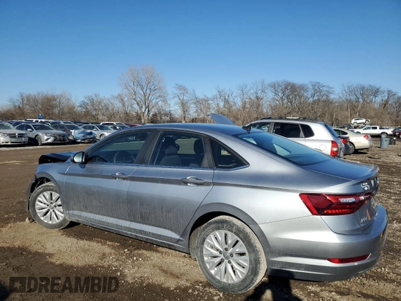 2020 Volkswagen Jetta S z VIN 3VWN57BUXLM051293, wystawiony jako Copart lot #43318015 z przebiegiem 89 081 mil mil oraz Szkoda całkowita • Salvage title. Historia ofert i sprzedaży dostępna na DreamBid. Obrazek 2.