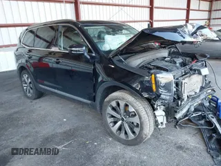 2020 Kia Telluride S with VIN 5XYP6DHC7LG032171, listed as a IAAI auction lot 41819840 with 112,572 mi miles and . Bid and sale history available at DreamBid. Image 1.