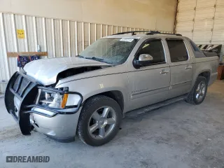 2011 Chevrolet Avalanche LTZ with VIN 3GNMCGE02BG345143, listed as a Copart auction lot 82863314 with 187,805 mi miles and Salvage Title. Bid and sale history available at carsss.com. Image 1.