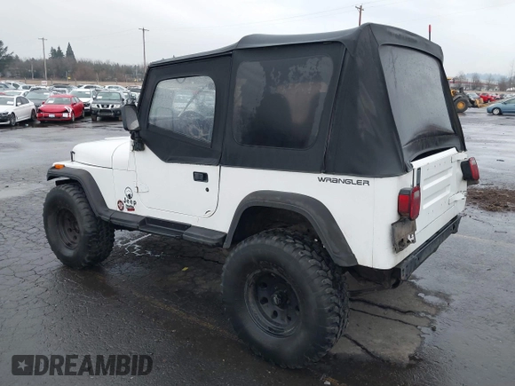 1992 Jeep Wrangler with VIN 2J4FY29S8NJ549602, listed as a IAAI auction lot 41471853 with 324,194 mi miles. Bid and sale history available at carsss.com. Image 3.