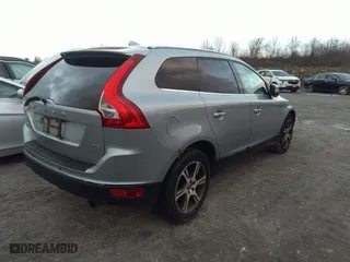 2012 Volvo XC60 3.0L with VIN YV4902DZ1C2305282, listed as a IAAI auction lot 41042231 with 271,602 mi miles. Bid and sale history available at carsss.com. Image 4.