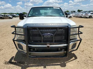 2015 Ford F-250 XL z VIN 1FT7W2A68FEA94586, wystawiony jako Copart lot #57842955 z przebiegiem 83 671 mil mil oraz Czysty tytuł • Clean title. Historia ofert i sprzedaży dostępna na DreamBid. Obrazek 5.