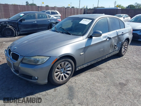 2009 BMW 3 Series 328i z VIN WBAPH57559NL76941, wystawiony jako IAAI lot #42304631 z przebiegiem 118 985 mil mil oraz . Historia ofert i sprzedaży dostępna na DreamBid. Obrazek 17.
