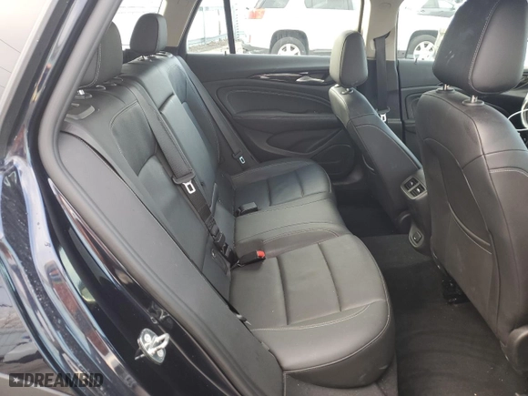 2018 Buick Regal TourX Essence with VIN W04GV8SX2J1123734, listed as a Copart auction lot 82185054 with 100,648 mi miles and Salvage Title. Bid and sale history available at carsss.com. Image 10.