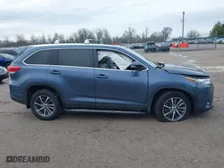 2019 Toyota Highlander SE with VIN 5TDJZRFH7KS952229, listed as a IAAI auction lot 41724179 with 107,315 mi miles. Bid and sale history available at carsss.com. Image 13.