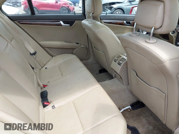 2012 Mercedes-Benz C 300 Sport с VIN WDDGF8BB8CR207493, выставлен на аукционе IAAI как лот 42660200 с пробегом 193 504 миль миль и . История ставок и продаж доступна на DreamBid. Изображение 8.