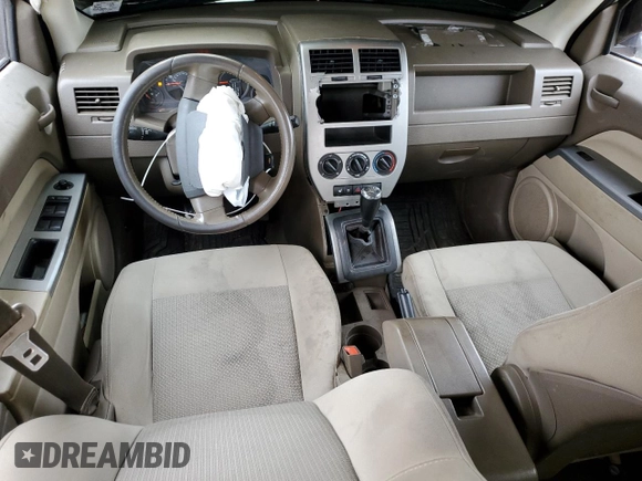 2007 Jeep Patriot Sport with VIN 1J8FT28W77D359282, listed as a Copart auction lot 44372385 with 194,152 mi miles and Salvage Title. Bid and sale history available at DreamBid. Image 8.