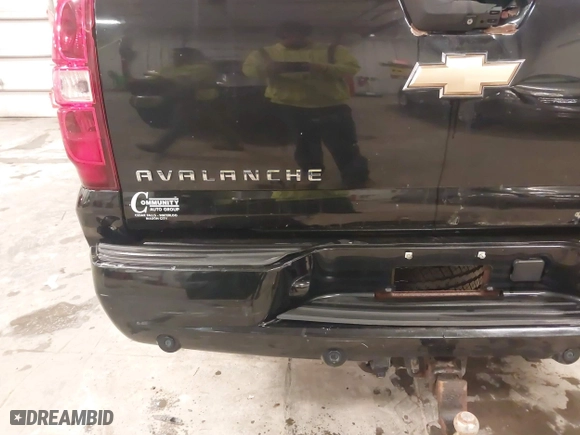 2008 Chevrolet Avalanche LS with VIN 3GNFK12378G169464, listed as a IAAI auction lot 41371639 with 246,490 mi miles. Bid and sale history available at carsss.com. Image 19.