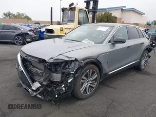 2024 Cadillac LYRIQ Luxury z VIN 1GYKPPRK1RZ109216, wystawiony jako IAAI lot #42180416 z przebiegiem 13 470 mil mil oraz . Historia ofert i sprzedaży dostępna na DreamBid. Obrazek 25.