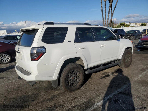 2022 Toyota 4Runner SR5 Premium with VIN JTENU5JRXN6059707, listed as a Copart auction lot 44274095 with 21,404 mi miles and Salvage Title. Bid and sale history available at carsss.com. Image 3.