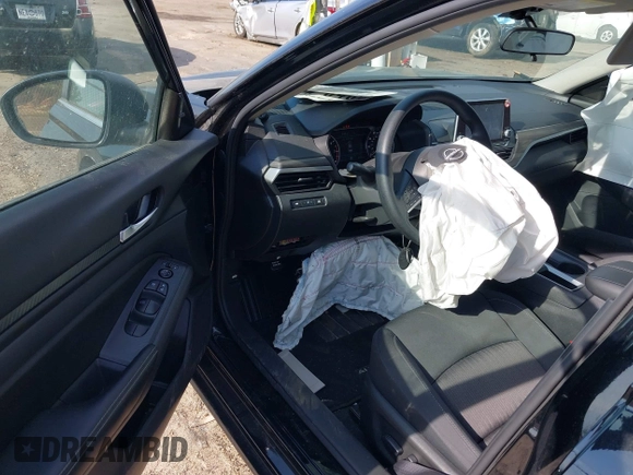 2025 Nissan Altima SV with VIN 1N4BL4DV2SN307873, listed as a IAAI auction lot 42152604 with 14,585 mi miles and . Bid and sale history available at DreamBid. Image 5.