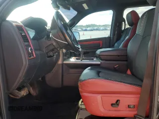 2017 Ram 1500 Rebel z VIN 1C6RR7YT3HS553611, wystawiony jako Copart lot #56063905 z przebiegiem 136 239 mil mil oraz Szkoda całkowita • Salvage title. Historia ofert i sprzedaży dostępna na DreamBid. Obrazek 7.