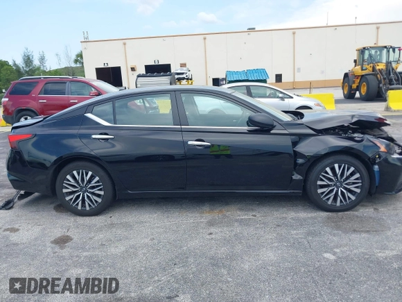 2024 Nissan Altima SV z VIN 1N4BL4DV6RN306672, wystawiony jako IAAI lot #42346382 z przebiegiem 36 491 mil mil oraz . Historia ofert i sprzedaży dostępna na DreamBid. Obrazek 13.