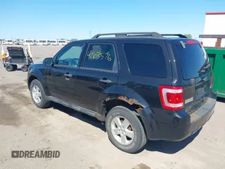 2011 Ford Escape XLT z VIN 1FMCU9DG6BKB40960, wystawiony jako IAAI lot #42183576 z przebiegiem 259 427 mil mil oraz . Historia ofert i sprzedaży dostępna na DreamBid. Obrazek 3.