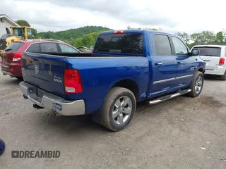 2017 Ram 1500 Big Horn z VIN 3C6RR7LT0HG523898, wystawiony jako IAAI lot #42333835 z przebiegiem 81 421 mil mil oraz . Historia ofert i sprzedaży dostępna na DreamBid. Obrazek 4.