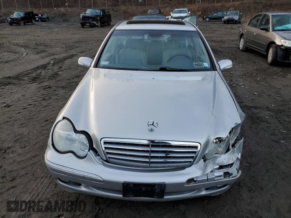 2003 Mercedes-Benz C 240 с VIN WDBRF81J63F401323, выставлен на аукционе Copart как лот 82829204 с пробегом 69 979 миль миль и Списание • Salvage title. История ставок и продаж доступна на DreamBid. Изображение 5.
