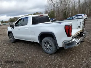 2022 GMC Sierra 1500 with VIN 1GTVUBETXNZ511808, listed as a Copart auction lot 82582724 with 81,748 mi miles and Salvage Title. Bid and sale history available at DreamBid. Image 2.