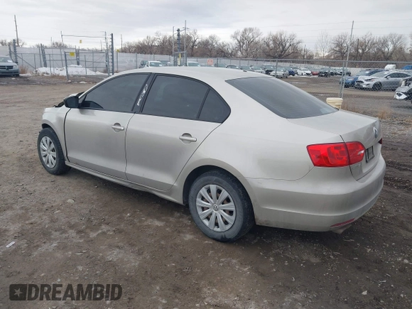 2013 Volkswagen Jetta S с VIN 3VW2K7AJ9DM242868, выставлен на аукционе IAAI как лот 41473000 с пробегом 133 697 миль миль и . История ставок и продаж доступна на DreamBid. Изображение 3.