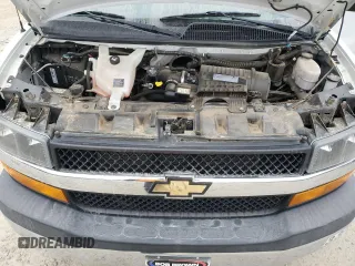 2020 Chevrolet Express Passenger LT z VIN 1GAZGPFG5L1169356, wystawiony jako Copart lot #44124655 z przebiegiem 33 599 mil mil oraz Szkoda całkowita • Salvage title. Historia ofert i sprzedaży dostępna na DreamBid. Obrazek 12.