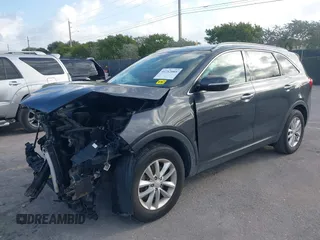 2017 Kia Sorento LX with VIN 5XYPG4A34HG295846, listed as a IAAI auction lot 41712005 with 87,069 mi miles. Bid and sale history available at carsss.com. Image 2.