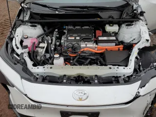 2023 Toyota bZ4X XLE z VIN JTMABACA1PA037703, wystawiony jako Copart lot #39743144 z przebiegiem 1 801 mil mil oraz . Historia ofert i sprzedaży dostępna na DreamBid. Obrazek 14.