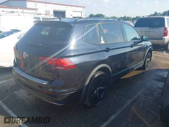 2019 Volkswagen Tiguan SE z VIN 3VV3B7AX3KM135261, wystawiony jako IAAI lot #42600904 z przebiegiem 62 026 mil mil oraz . Historia ofert i sprzedaży dostępna na DreamBid. Obrazek 4.