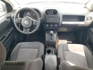 2017 Jeep Compass Sport z VIN 1C4NJCBB9HD117714, wystawiony jako Copart lot #52106065 z przebiegiem 169 246 mil mil oraz Szkoda całkowita • Salvage title. Historia ofert i sprzedaży dostępna na DreamBid. Obrazek 8.