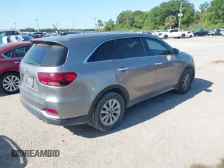 2019 Kia Sorento LX with VIN 5XYPG4A3XKG547848, listed as a IAAI auction lot 42023357 with 189,258 mi miles. Bid and sale history available at carsss.com. Image 4.