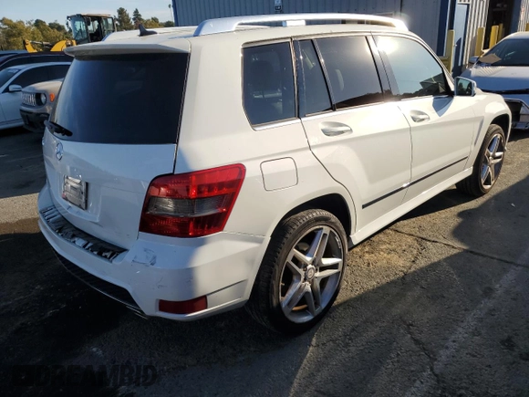 2011 Mercedes-Benz GLK 350 with VIN WDCGG5GB8BF531679, listed as a Copart auction lot 72500564 with 81,764 mi miles and Salvage Title. Bid and sale history available at DreamBid. Image 3.