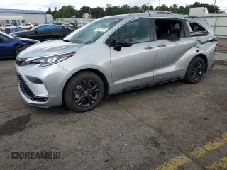 2024 Toyota Sienna XSE z VIN 5TDDSKFC2RS132969, wystawiony jako Copart lot #62124724 z przebiegiem 1 656 mil mil oraz Szkoda całkowita • Salvage title. Historia ofert i sprzedaży dostępna na DreamBid. Obrazek 1.