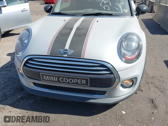 2015 MINI Hardtop с VIN WMWXM5C51F3A57788, выставлен на аукционе IAAI как лот 42103399 с пробегом 150 000 миль миль и . История ставок и продаж доступна на DreamBid. Изображение 6.