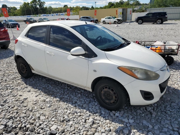2014 Mazda Mazda2 Sport with VIN JM1DE1KY5E0172866, listed as a Copart auction lot 73997744 with 181,163 mi miles and Salvage Title. Bid and sale history available at carsss.com. Image 4.