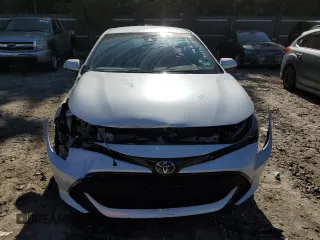 2022 Toyota Corolla Hatchback SE with VIN JTNB4MBE7N3177966, listed as a Copart auction lot 69684714 with 33,777 mi miles and Salvage Title. Bid and sale history available at carsss.com. Image 5.