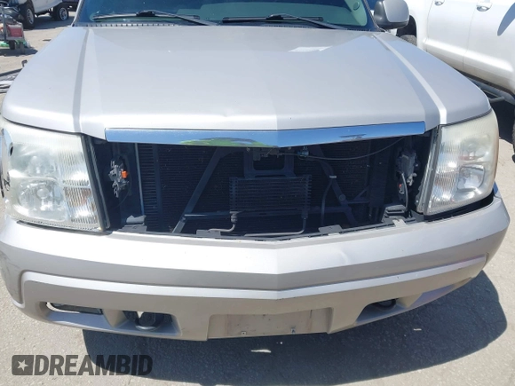 2005 Cadillac Escalade z VIN 1GYEC63N65R249827, wystawiony jako IAAI lot #42247650 z przebiegiem 254 052 mil mil oraz . Historia ofert i sprzedaży dostępna na DreamBid. Obrazek 18.