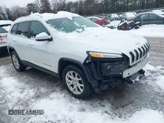 2017 Jeep Cherokee Latitude with VIN 1C4PJMCS3HW638610, listed as a IAAI auction lot 41556067 with 209,317 mi miles. Bid and sale history available at carsss.com. Image 1.