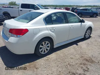 2012 Subaru Legacy 2.5i z VIN 4S3BMBA69C3002487, wystawiony jako IAAI lot #42349446 z przebiegiem 175 206 mil mil oraz . Historia ofert i sprzedaży dostępna na DreamBid. Obrazek 4.