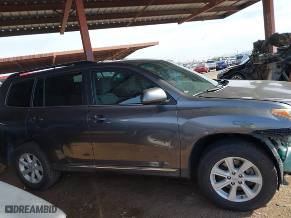 2013 Toyota Highlander with VIN 5TDZK3EH0DS134334, listed as a IAAI auction lot 41816783 with 197,707 mi miles. Bid and sale history available at carsss.com. Image 13.