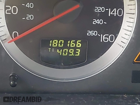2011 Volvo XC90 I6 with VIN YV4952CZ9B1589607, listed as a IAAI auction lot 41629981 with 180,166 mi miles and . Bid and sale history available at DreamBid. Image 7.