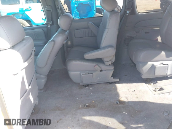 2002 Toyota Sienna LE with VIN 4T3ZF13C62U444564, listed as a IAAI auction lot 41515466 with 284,745 mi miles. Bid and sale history available at carsss.com. Image 8.