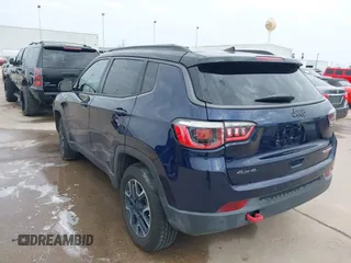 2019 Jeep Compass Trailhawk with VIN 3C4NJDDB8KT619330, listed as a IAAI auction lot 41237920 with 85,144 mi miles and . Bid and sale history available at DreamBid. Image 3.