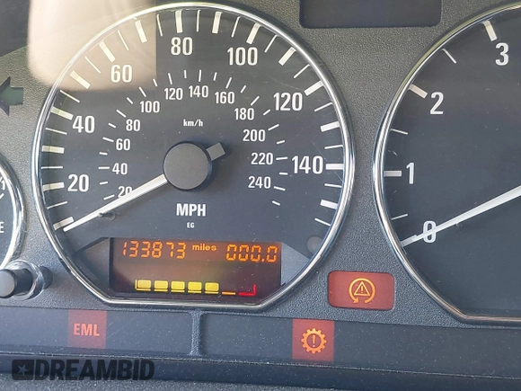 2000 BMW Z3 2.8 with VIN 4USCH3349YLF71113, listed as a IAAI auction lot 42623001 with 133,873 mi miles and . Bid and sale history available at DreamBid. Image 7.