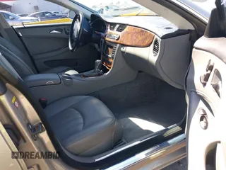 2006 Mercedes-Benz CLS 500 z VIN WDDDJ75X46A059753, wystawiony jako IAAI lot #42335719 z przebiegiem 113 962 mil mil oraz . Historia ofert i sprzedaży dostępna na DreamBid. Obrazek 5.