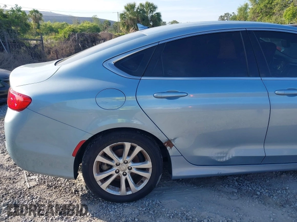 2015 Chrysler 200 Limited with VIN 1C3CCCAB9FN652573, listed as a IAAI auction lot 42073153 with 186,116 mi miles. Bid and sale history available at carsss.com. Image 13.