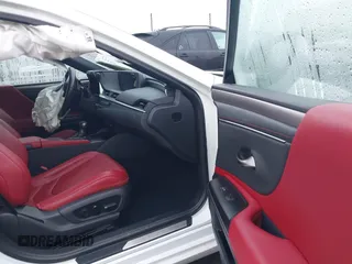 2020 Lexus ES 350 F Sport с VIN 58AGZ1B19LU053023, выставлен на аукционе IAAI как лот 42196802 с пробегом 100 306 миль миль и . История ставок и продаж доступна на DreamBid. Изображение 5.