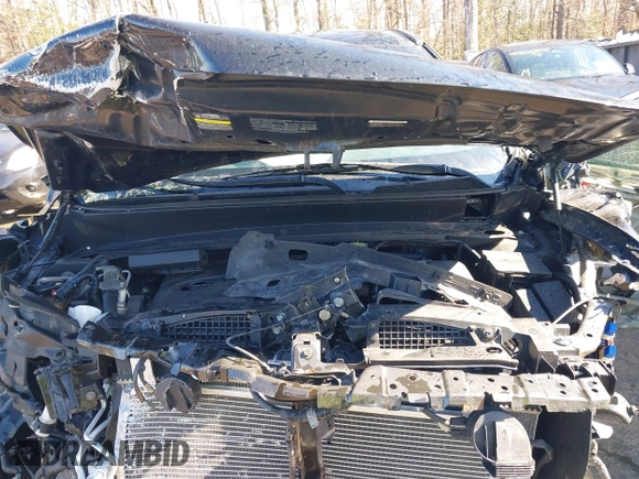 2015 Infiniti QX60 with VIN 5N1AL0MM5FC500781, listed as a IAAI auction lot 41850668 with 104,811 mi miles. Bid and sale history available at carsss.com. Image 10.