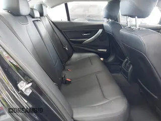 2016 BMW 3 Series 320i z VIN WBA8A9C50GK616434, wystawiony jako IAAI lot #42342037 z przebiegiem 198 579 mil mil oraz . Historia ofert i sprzedaży dostępna na DreamBid. Obrazek 8.