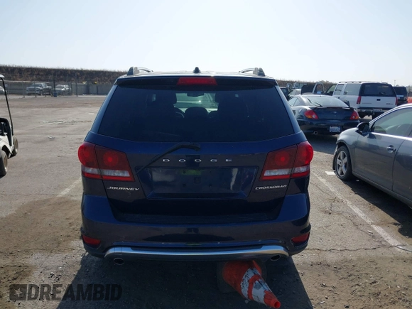 2017 Dodge Journey Crossroad Plus z VIN 3C4PDCGG1HT577447, wystawiony jako IAAI lot #42408741 z przebiegiem 157 569 mil mil oraz . Historia ofert i sprzedaży dostępna na DreamBid. Obrazek 16.