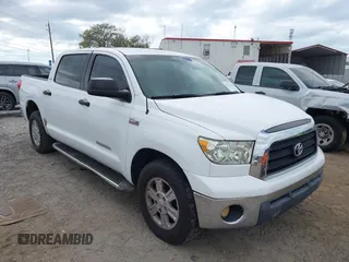 2007 Toyota Tundra SR5 with VIN 5TFEV541X7X028221, listed as a IAAI auction lot 41797676 with 239,934 mi miles. Bid and sale history available at carsss.com. Image 1.