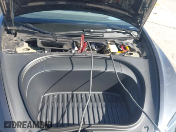 2024 Tesla Model 3 z VIN 5YJ3E1EA7RF721467, wystawiony jako IAAI lot #41857656 z przebiegiem 6 197 mil mil oraz . Historia ofert i sprzedaży dostępna na DreamBid. Obrazek 10.
