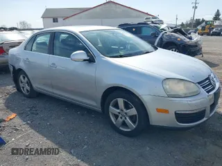 2009 Volkswagen Jetta Sedan SE with VIN 3VWRM71K59M131257, listed as a IAAI auction lot 41921694 with 190,389 mi miles. Bid and sale history available at carsss.com. Image 1.